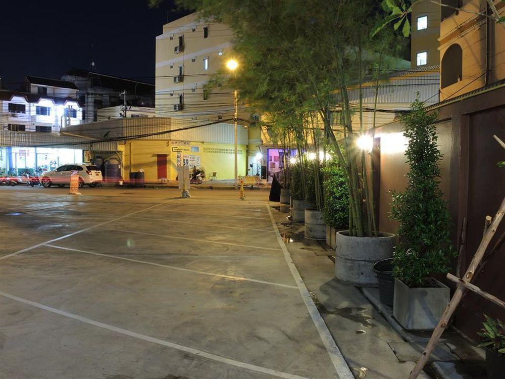 Chitra Suite Pattaya Exteriör bild
